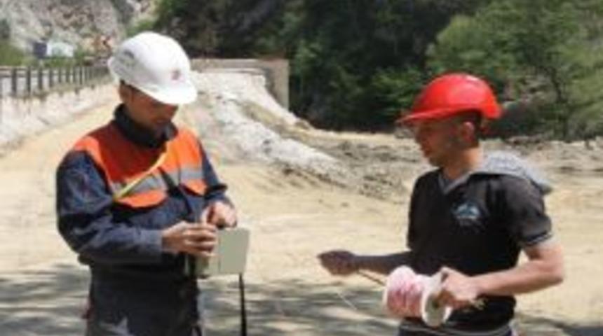 Duble Yol İ&ccedil;in Dağı Dinamitle B&ouml;yle Havaya U&ccedil;urdular...(&ouml;zel Haber)