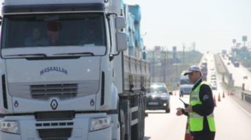 Trafik Polisine R&uuml;şvet Teklif Eden Yandı...(&ouml;zel Haber)