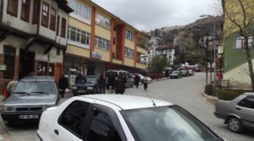 K&uuml;re&rsquo;de Park Sorunu