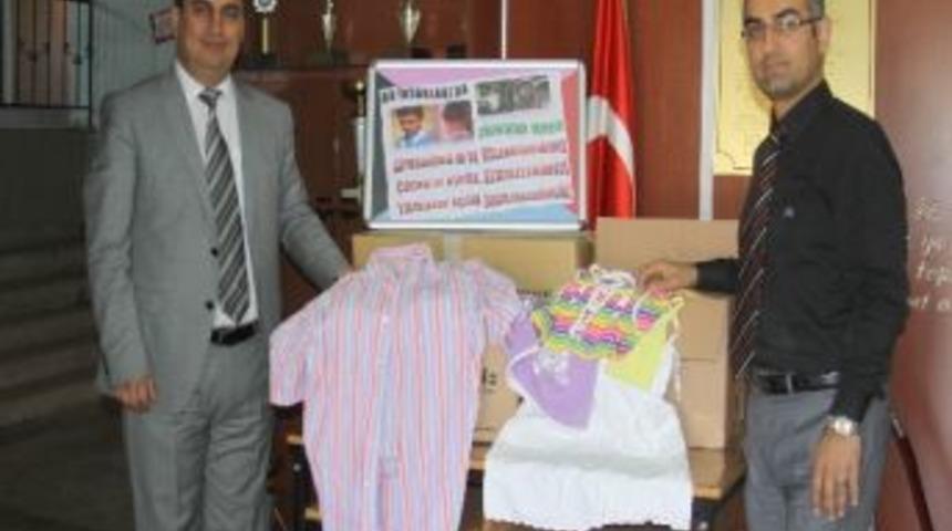 Muhta&ccedil; &Ouml;ğrenciler İ&ccedil;in Elbise Topluyorlar