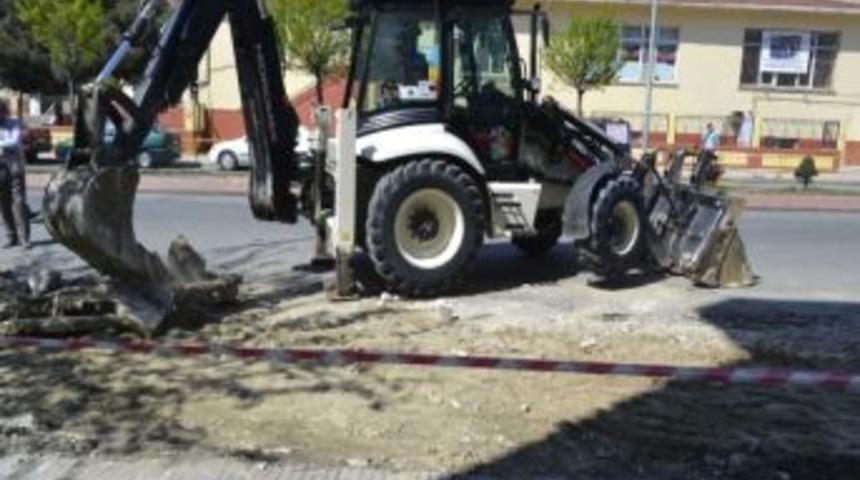 Atat&uuml;rk Caddesi&rsquo;ne İlk Kazma Vuruldu