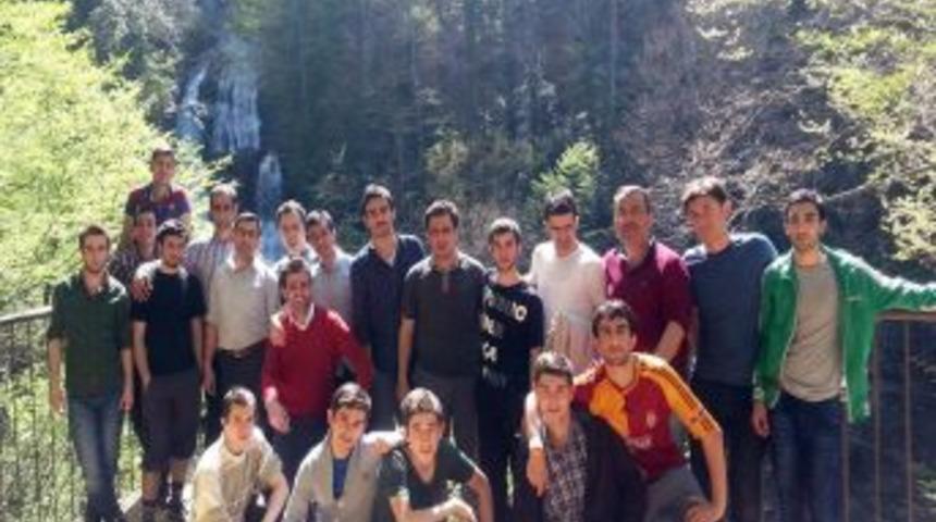 AKEGDER, Meslek Y&uuml;ksekokulu &Ouml;ğrencilerini Piknikte Buluşturdu