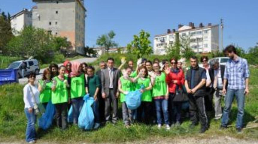 &Ccedil;PL &Ouml;ğrencilerinden &Ccedil;evre Temizliği