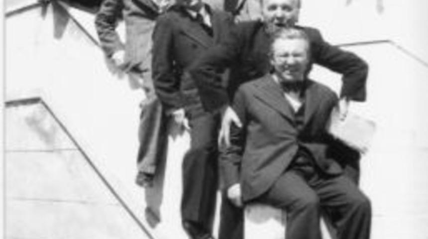 Nil&uuml;fer&rsquo;de Sabahattin Ali Fotoğrafları