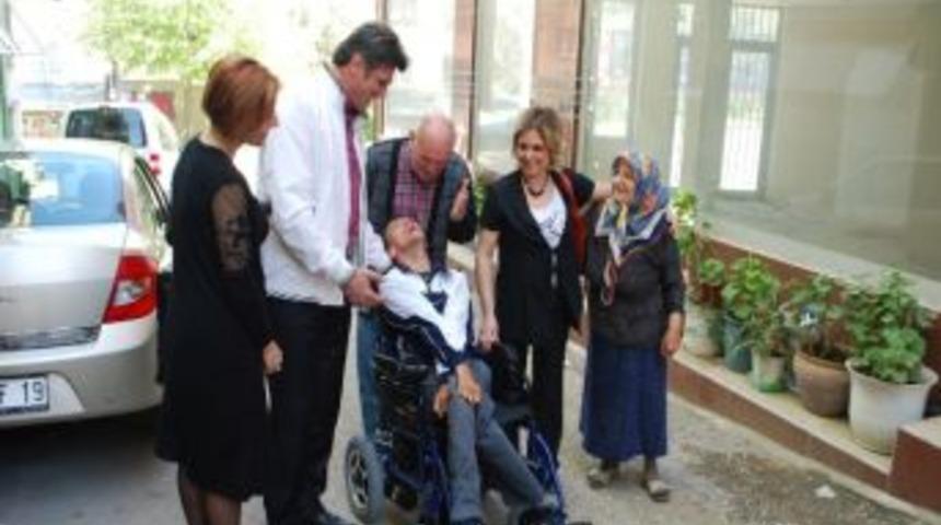 Ak Parti&rsquo;den Engelliye Ak&uuml;l&uuml; Araba