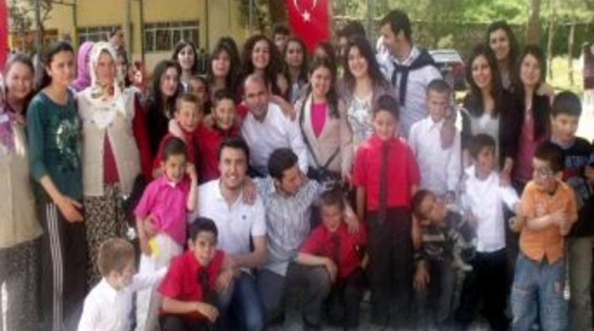 Ad&uuml; Pdr Topluluğu Minikleri Sevindirdi