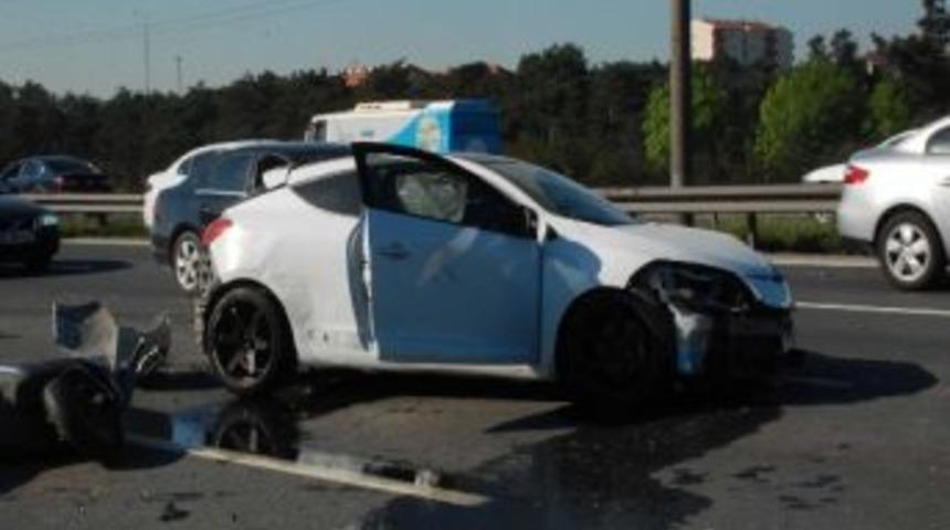 Tem Otoyolundaki Kaza Ucuz Atlatıldı: 1 Yaralı