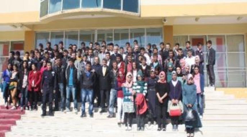 &Ouml;ğrenciler Polis Okulunu Ziyeret Etti