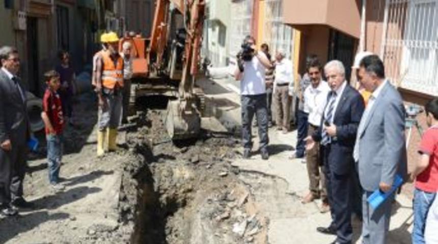 Barbaros Ve G&uuml;lbah&ccedil;esi Mahallelerinin Kanalizasyonu Yenileniyor