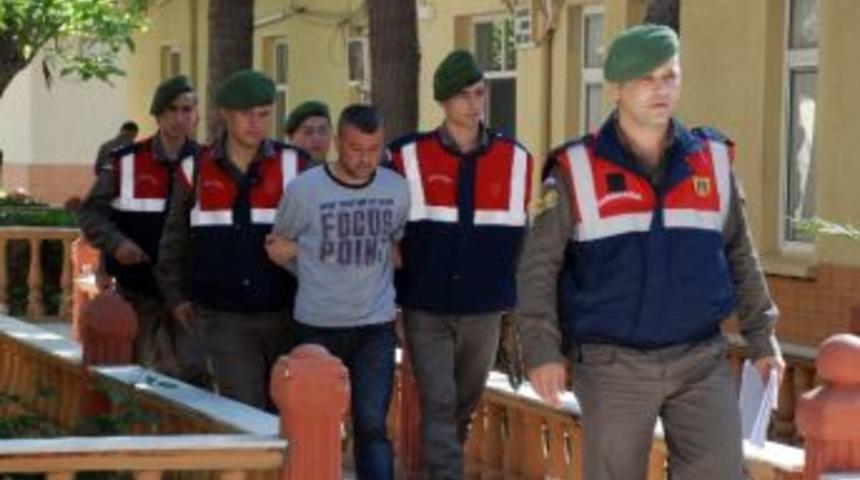 &Ouml;ğrencileri Zehirleyen Esrar Taciri Yakalandı