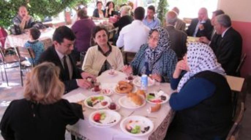 Chp&rsquo;li Kadınlar Kahvaltıda Bir Araya Geldi