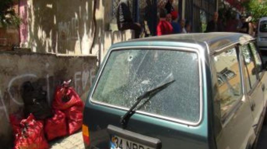 Minib&uuml;s&ccedil;&uuml;lerin Kavgasında Kan Aktı: 1 &Ouml;l&uuml; 3 Yaralı