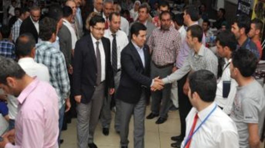 Başkan T&uuml;t&uuml;nc&uuml; Vanlıların Dayanışma Gecesine Katıldı