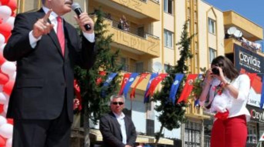 Kılı&ccedil;daroğlu, Başbakan Erdoğan'a Y&uuml;klendi