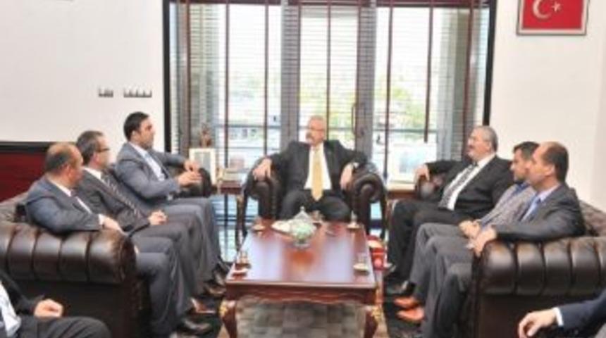 T&uuml;rkiye G&uuml;reş Federasyonu Başkanı Hamza Yerlikaya, Vali Celalettin Cerrah&rsquo;ı Makamında Ziyaret Etti