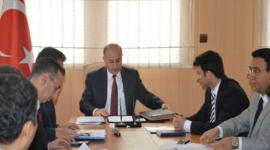 Vali Azizoğlu, "hizmet G&ouml;rmeyen K&ouml;y Kalmayacak"