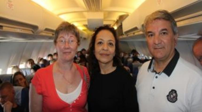 T&uuml;rk Turizmcilerinden Ruslara U&ccedil;akta S&uuml;rpriz Tatil Hediyesi