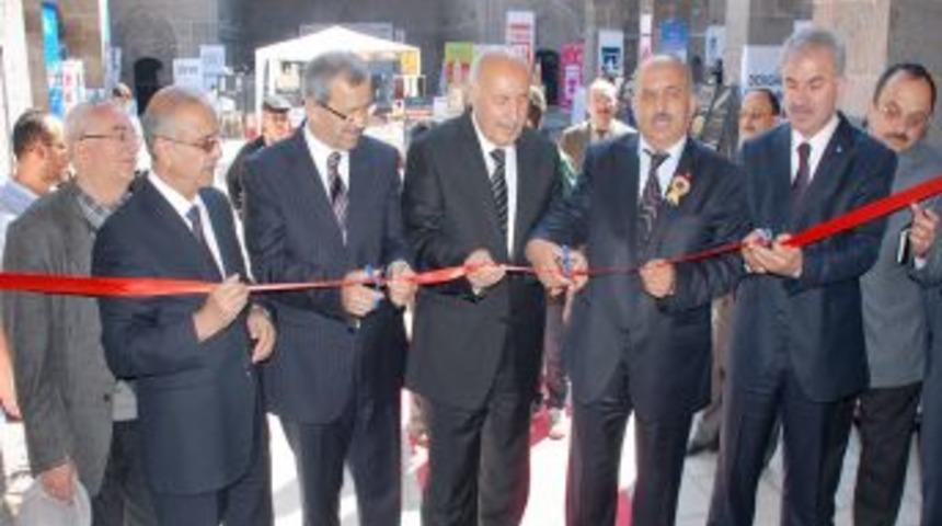 'Hediyemiz, Evdeki Işyerindeki S&uuml;s Eşyamız Kitap Olsun'