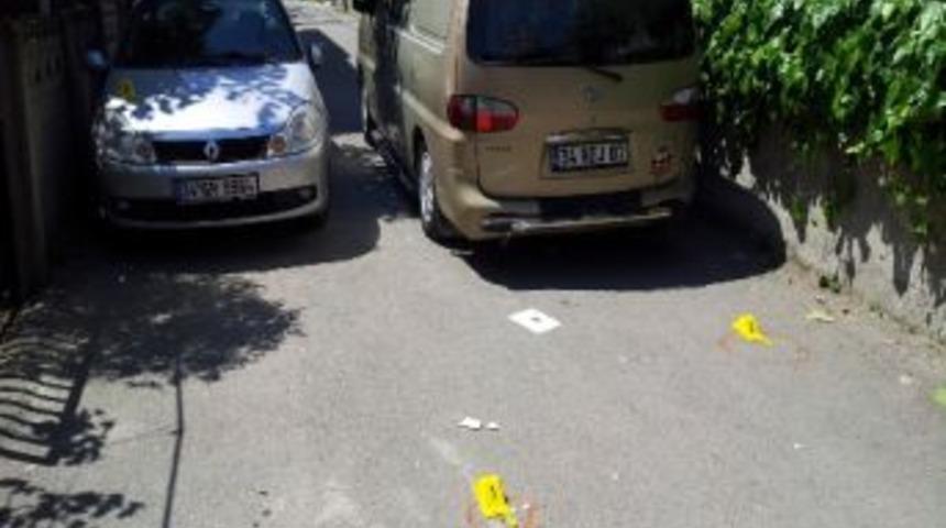 Kartal&rsquo;da Sokak Ortasında Silahlı &Ccedil;atışma: 1 &Ouml;l&uuml;, 3 Yaralı