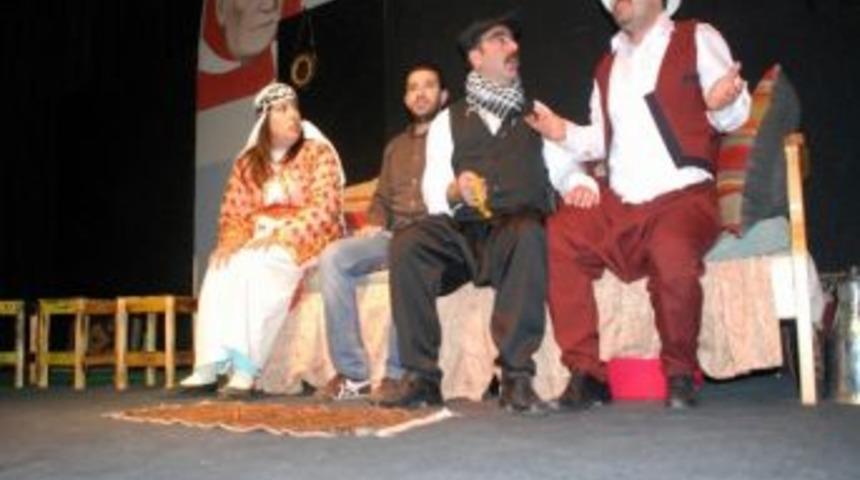 'palavra Kadavra' G&uuml;r&uuml;n&rsquo;de Sahnelendi