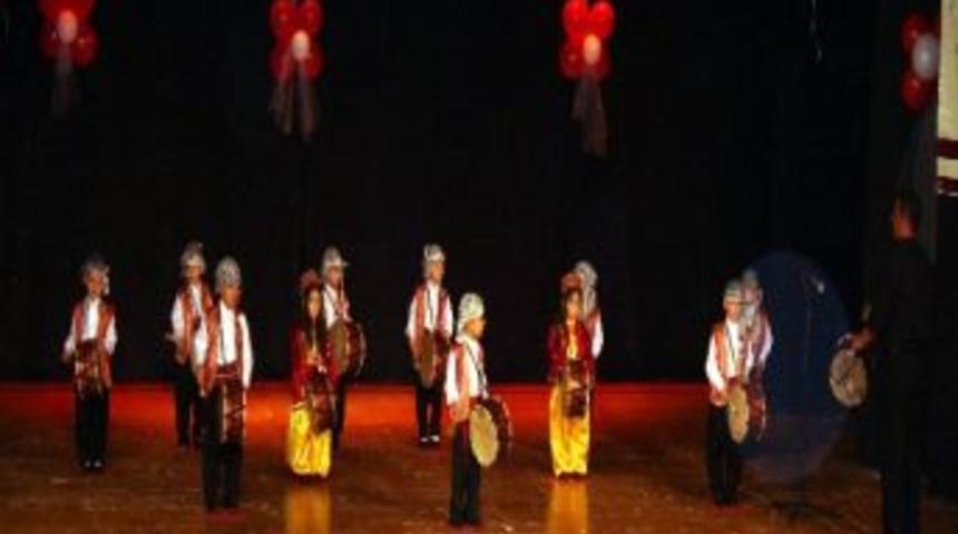 Okul &Ouml;ncesi &Ccedil;ocuklar Profesyonellere Taş &Ccedil;ıkarttı