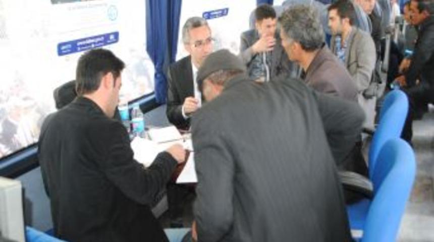 İŞKUR Otobüsü Hakkari'de Yoğun Ilgi Gördü