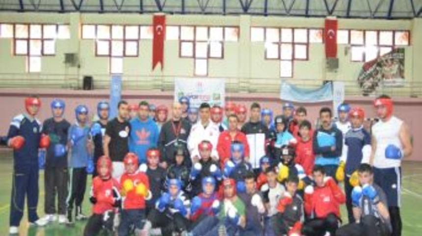 Yıldız Milli Boks Takımı Erzurum&rsquo;da Kampa Girdi