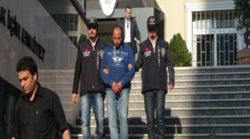 Hırsız Olduğundan Ş&uuml;phelendiği Şahsı &Ouml;ld&uuml;rd&uuml;