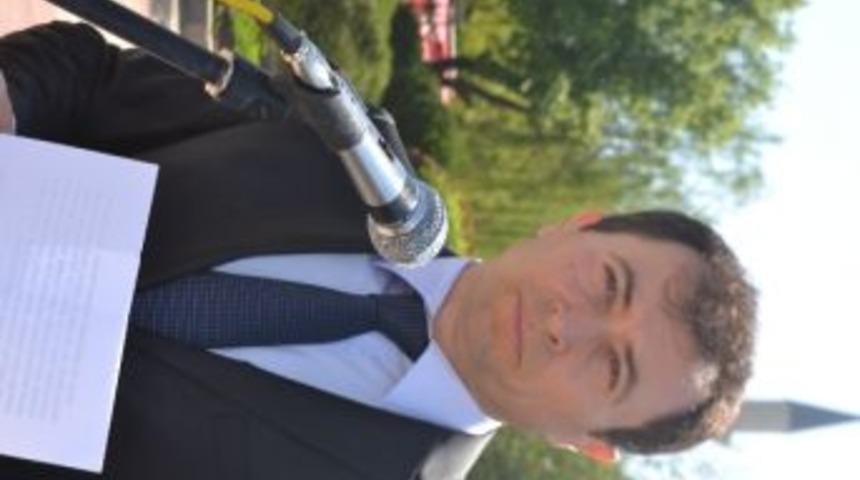 D&uuml;nya Veteriner Hekimler G&uuml;n&uuml; Nedeniyle Atat&uuml;rk Anıtında T&ouml;ren Yapıldı