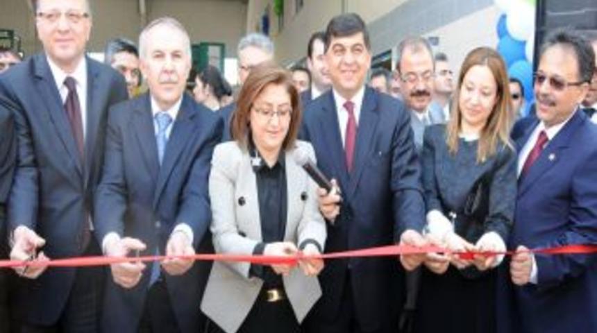 Bakan Fatma Şahin, Katı Atık Ayrıştırma Tesisi'ni Hizmete A&ccedil;tı