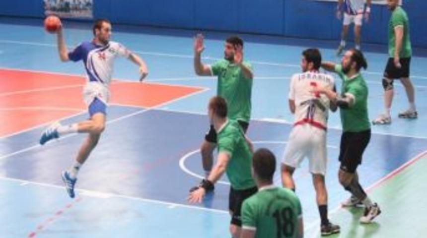 Nil&uuml;fer Belediyespor Seriyi Eşitledi