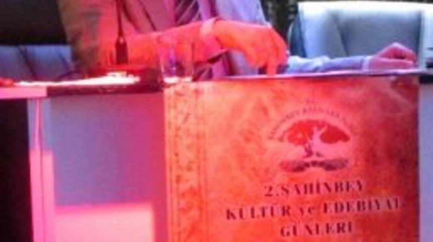 Gaziantep&rsquo;te &lsquo;gen&ccedil;lik&rsquo; Konferansı