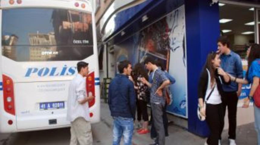 Barda Parti D&uuml;zenleyen &Ouml;ğrenciler G&ouml;zaltına Alındı, 26'sı Alkoll&uuml; &Ccedil;ıktı