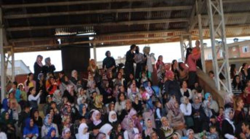 Hakkari&rsquo;de Peygamber Sevgisi Stada Sığmadı