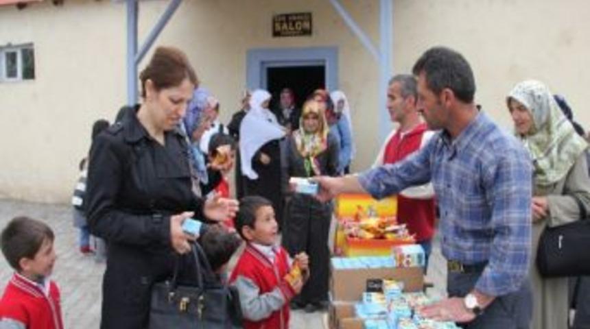 G&ouml;n&uuml;ll&uuml; Bayanlardan Kermes