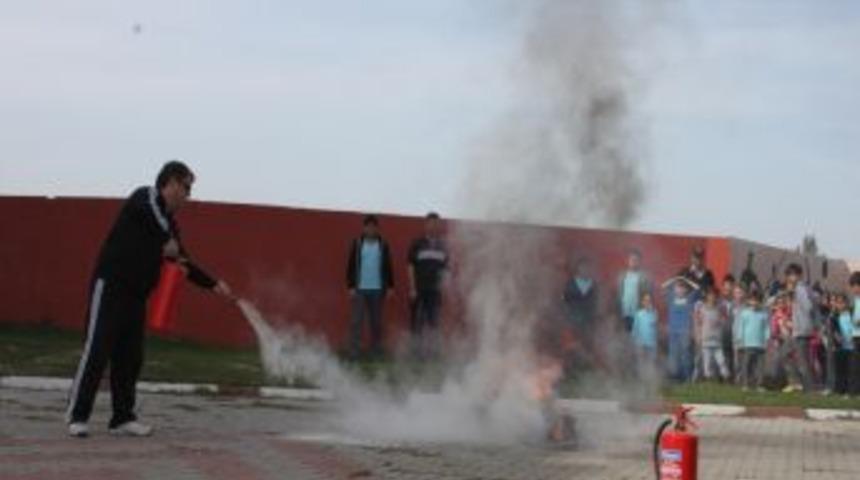 Bur&ccedil; Ceyhan Koleji'nde Deprem Tatbikatı