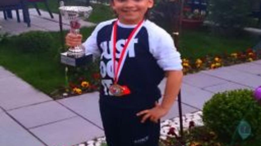 Melih G&ouml;k&ccedil;ek Satran&ccedil; Şampiyonu Oldu