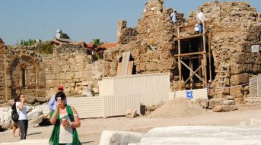 Side'de Tapınaklar B&ouml;lgesinde Restorasyon &Ccedil;alışması Başladı