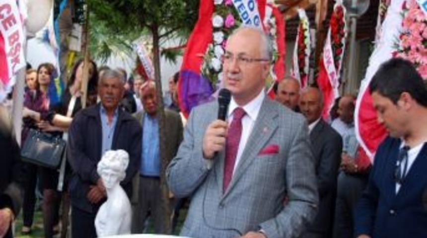 Vali Daş&ouml;z, Salihli&rsquo;de İşyeri A&ccedil;ılışına Katıldı