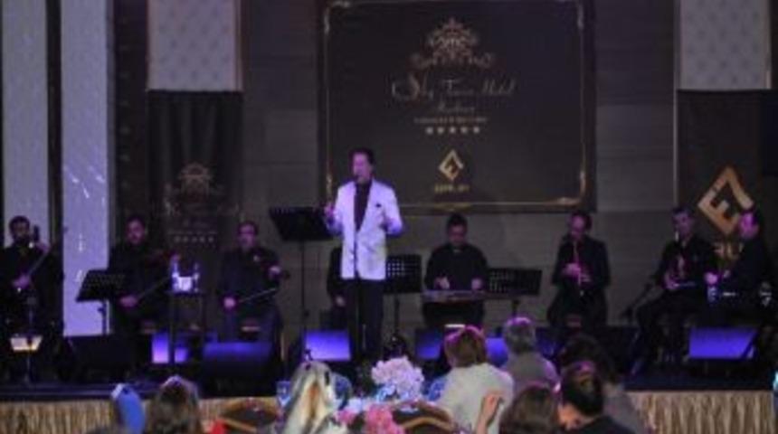 Ahmet &Ouml;zhan&rsquo;dan Muhteşem Konser