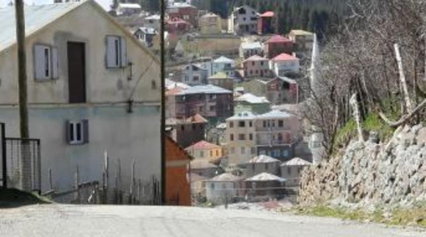 Gecekondu Siluetli Yaylalar