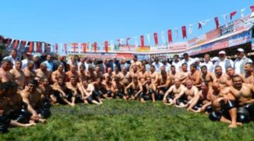 Baş Pehlivanlar Kumluca er meydanında