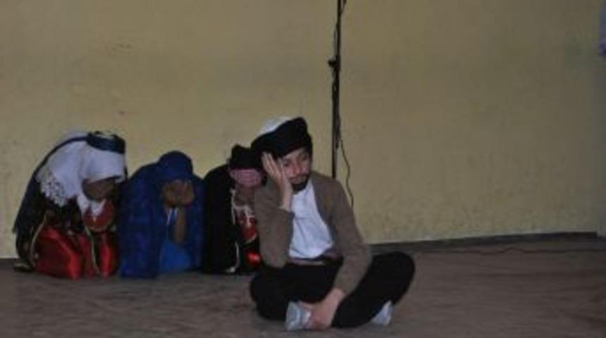 İmam Hatip Ortaokulu'nun &ldquo;kutlu Doğum" Programı İzleyenleri Ağlattı