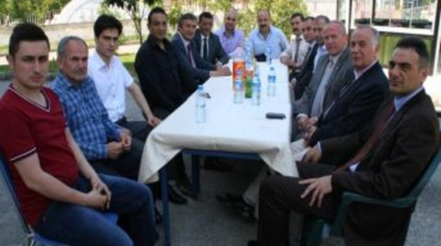 Devrek Mhp İl&ccedil;e Başkanlığından Huzurevi Saakinlerine Piknik