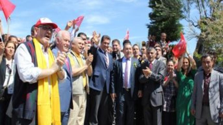 Sarıg&uuml;l: Bizim Akıllılar &Ccedil;ok Konuşup Az Dinliyor