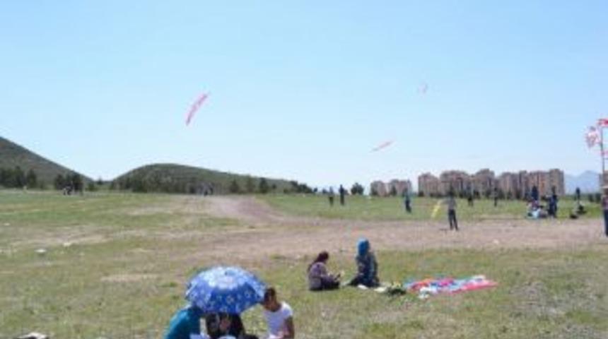 Kayseri B&uuml;y&uuml;kşehir Belediye Başkanı Mehmet &Ouml;zhaseki: