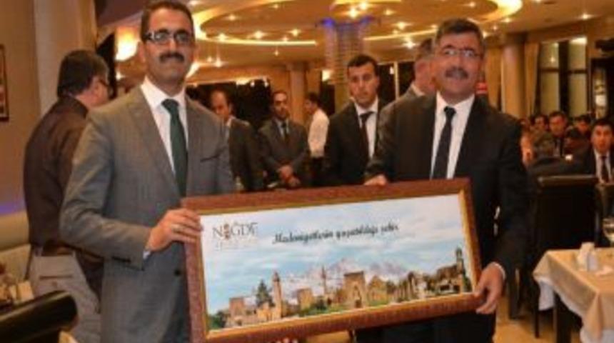 Aksaray&rsquo;a Tayini &Ccedil;ıkan Şahin Mercan&rsquo;a Veda Yemeği D&uuml;zenlendi