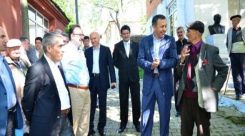 Tekirdağ Valisi Şark&ouml;y&rsquo;&uuml;n K&ouml;ylerini Ziyaret Etti