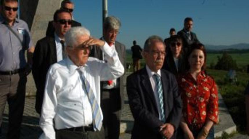 Akil İnsanlar Ege B&ouml;lgesi Heyeti, B&uuml;y&uuml;k Zaferin Kazanıldığı Topraklarda