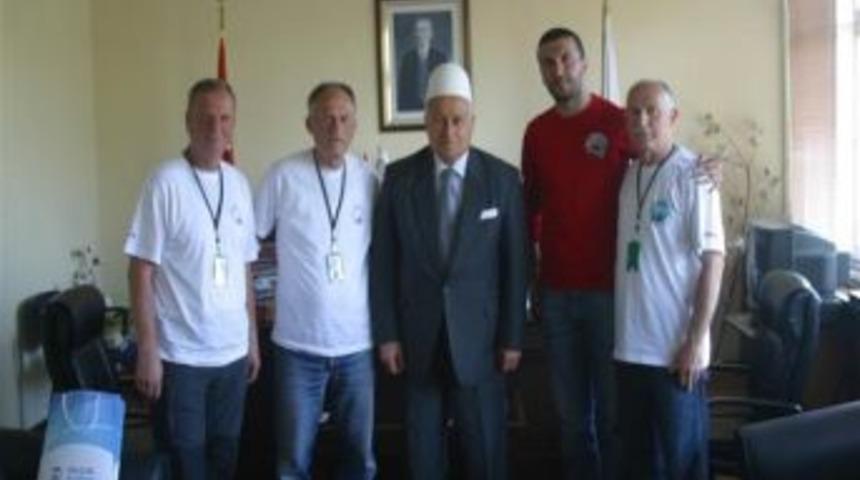 Kosovalı Dağcılar Kaymakam Boyacı'yı Ziyaret Etti